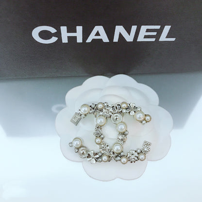 Luxury C.C Brooch pin - Silver