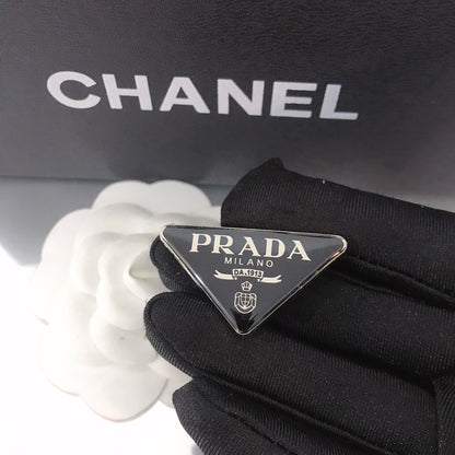 Luxury P Silver/Black Brooch pin