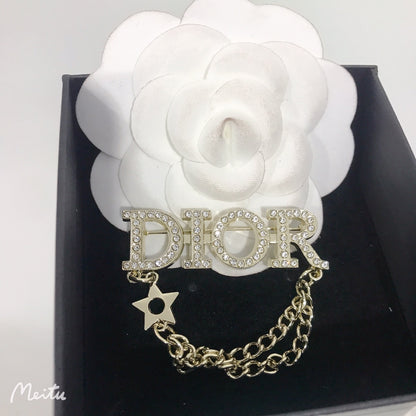 Luxury D dangle Gold Brooch pin