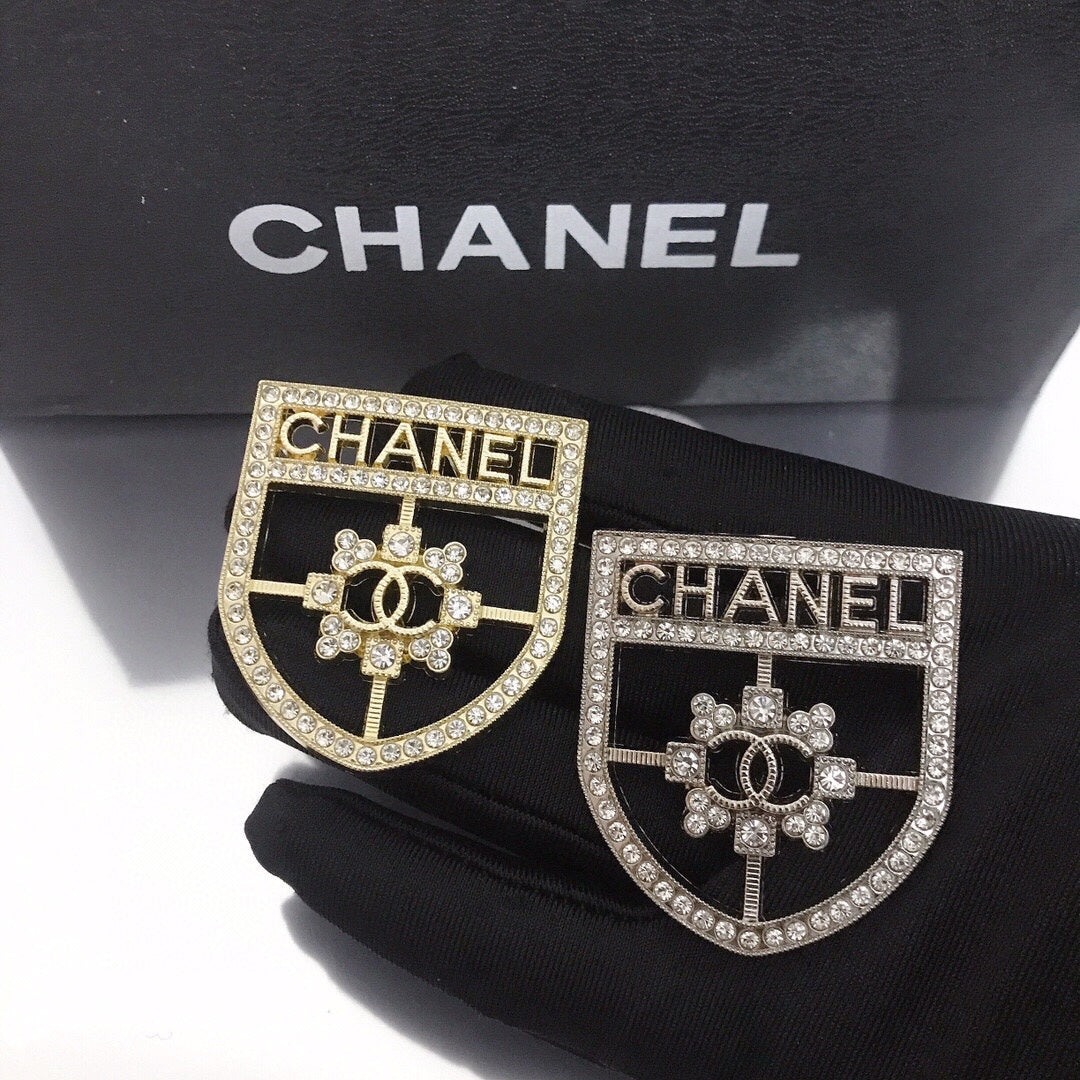 Luxury C.C Badge Brooch pin