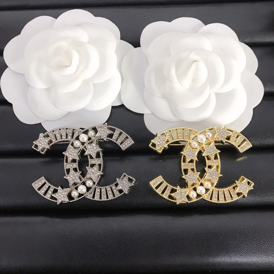 Luxury C.C detail Brooch pin