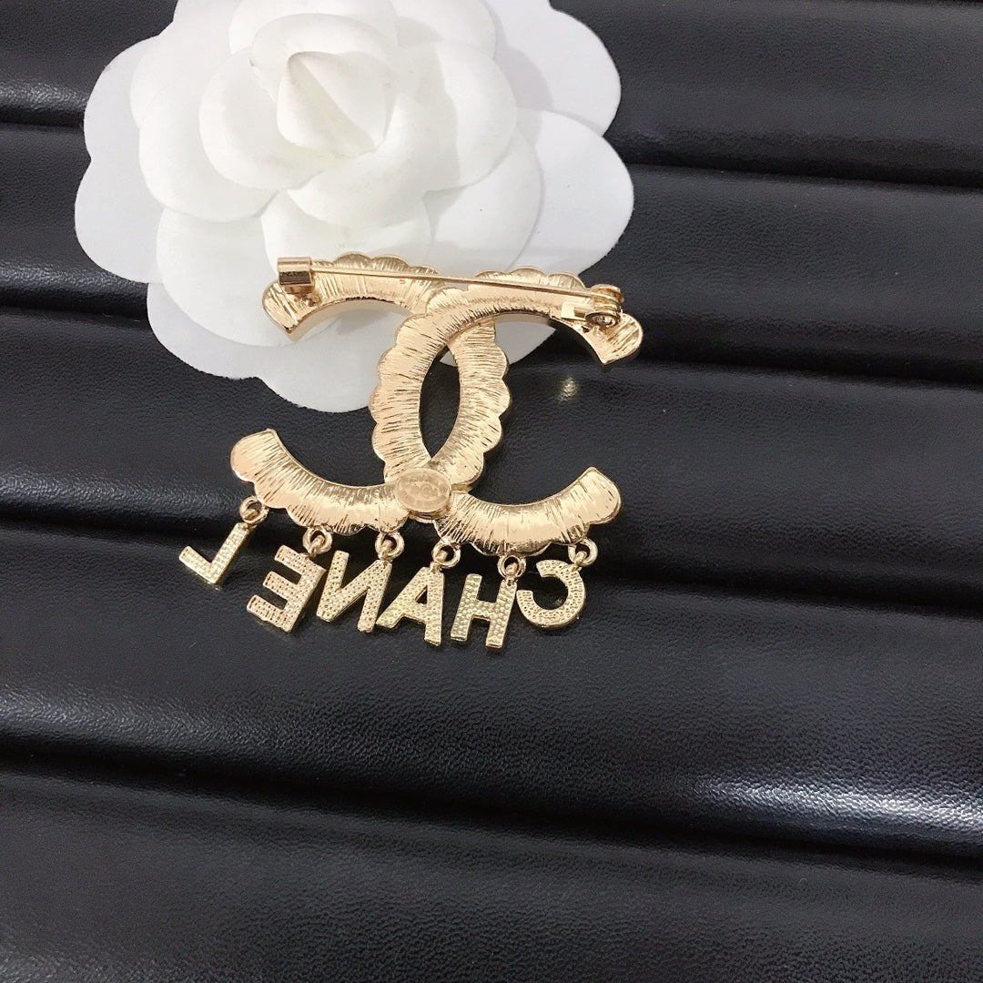 Luxury C.C Gold Dangle Brooch pin
