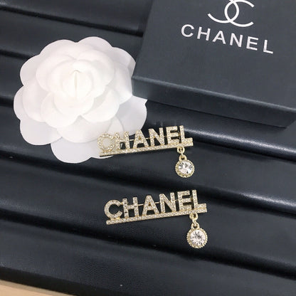 Luxury C.C Brooch pin