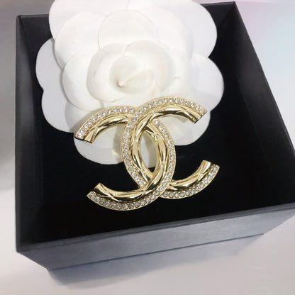 Luxury C.C Brooch pin
