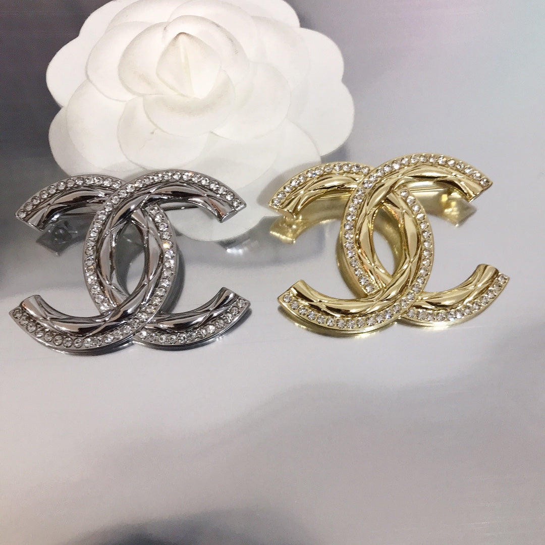 Luxury C.C Brooch pin