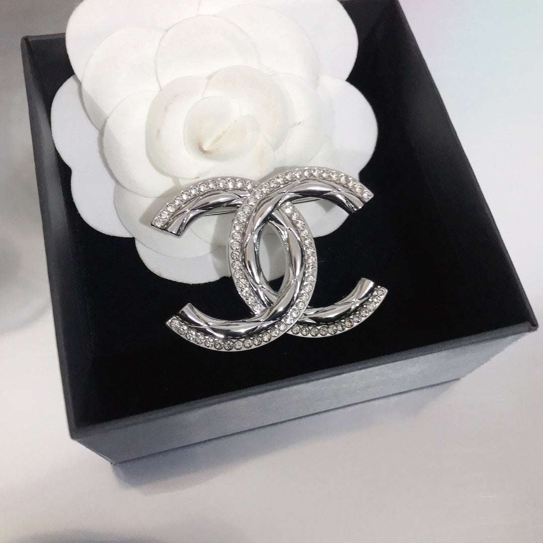 Luxury C.C Brooch pin
