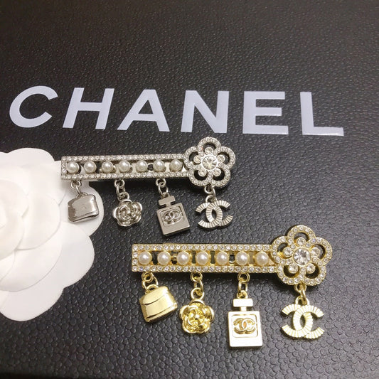 Luxury C.C Silver Key Brooch pin