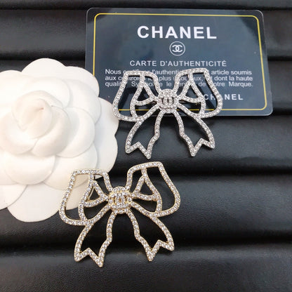 Luxury C.C Bow Brooch pin