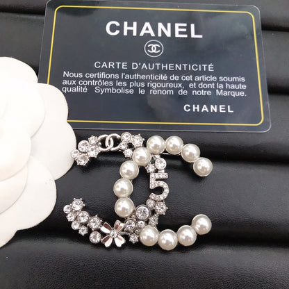 Luxury C.C Brooch pin