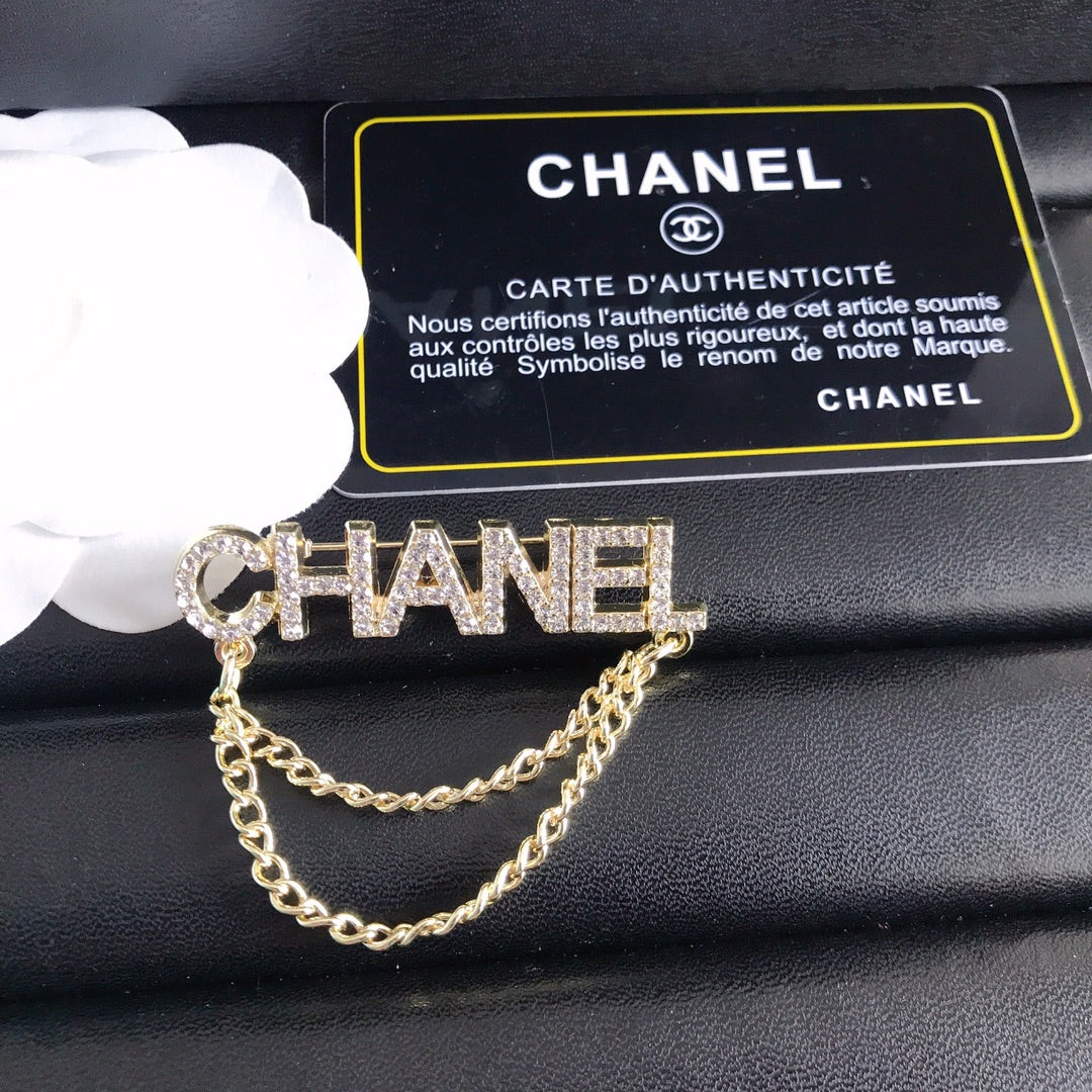 Luxury C.C Dangle Brooch pin - Gold