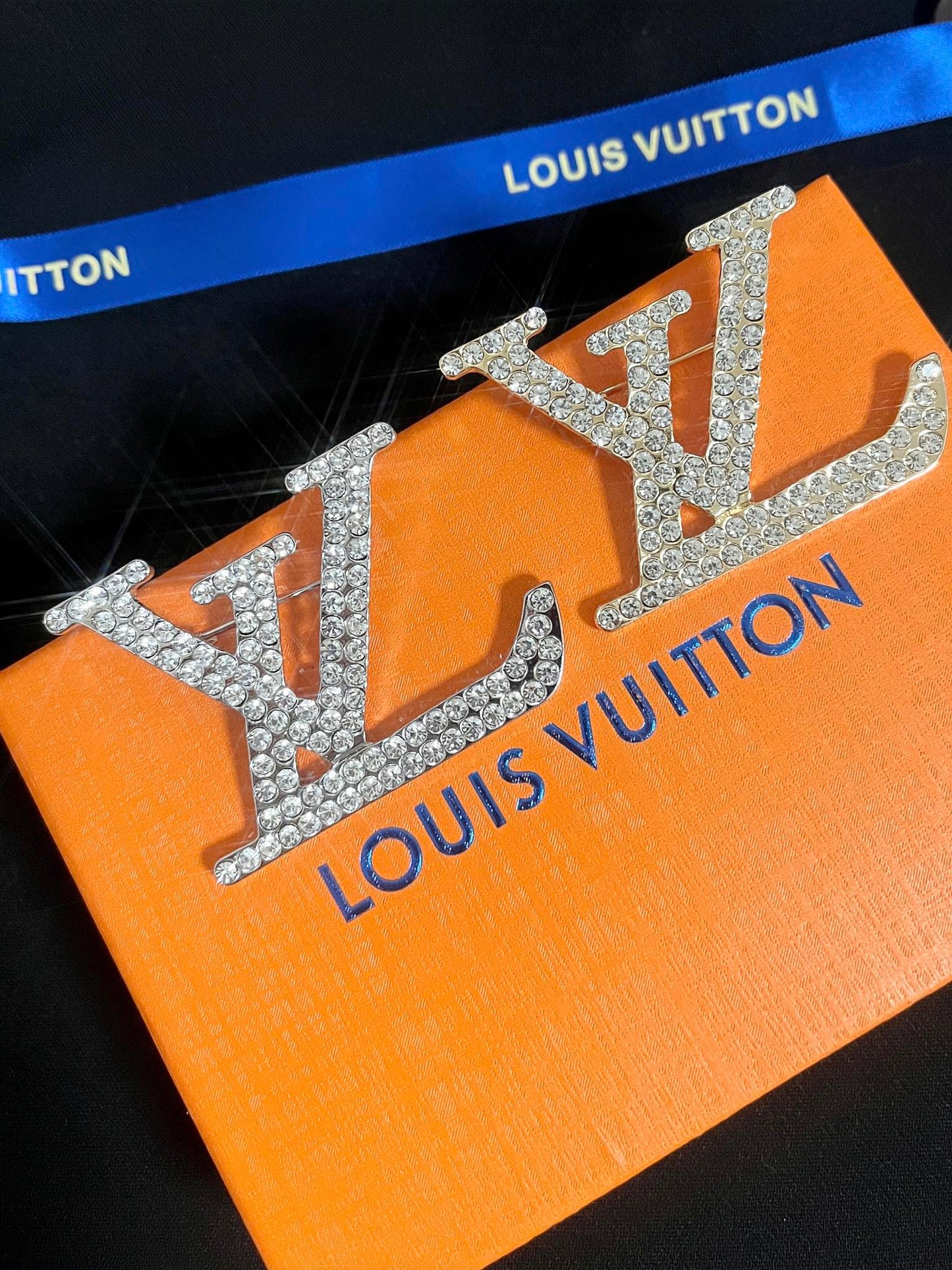 Luxury L.V Silver Brooch pin