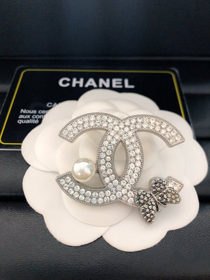 Luxury C.C Butterfly detail Brooch pin -Silver