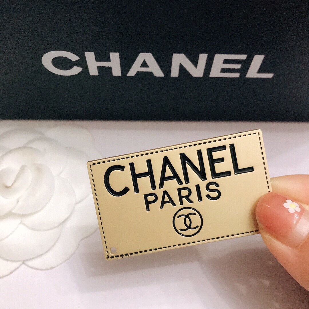 Luxury C.C Gold label Brooch pin