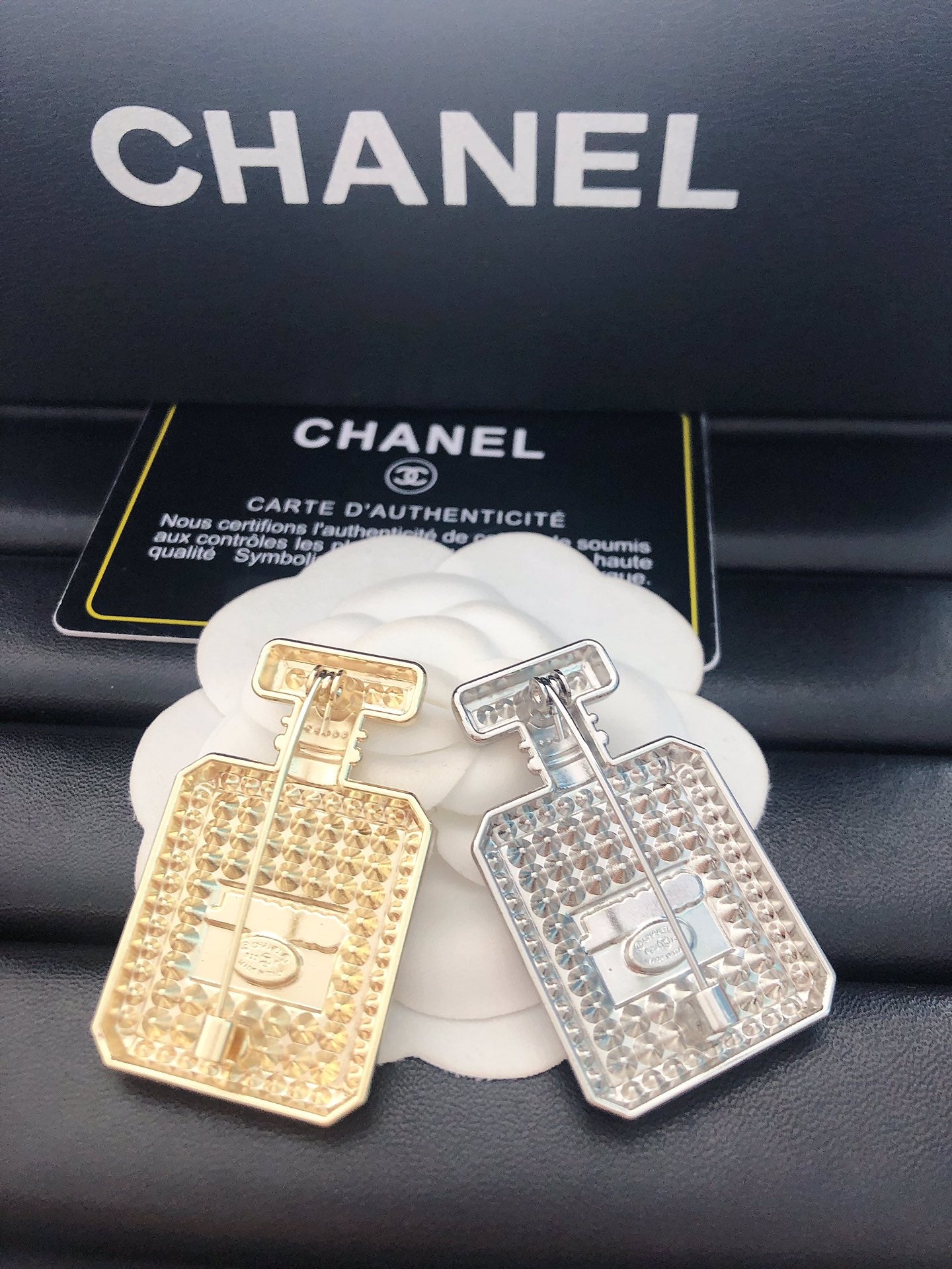 Luxury C.C Parfum bottle Brooch pin - Gold