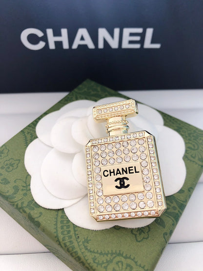 Luxury C.C Parfum bottle Brooch pin - Gold