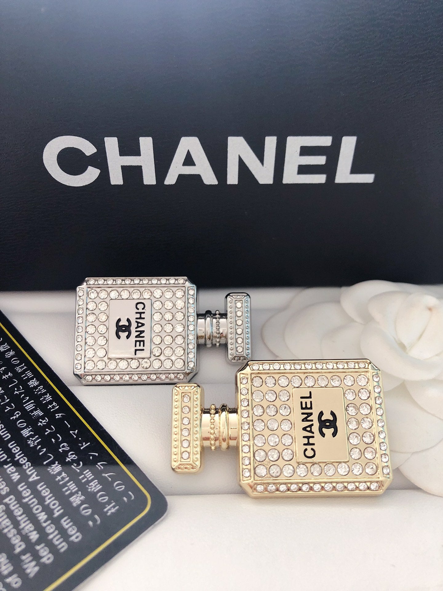 Luxury C.C Parfum bottle Brooch pin - Gold