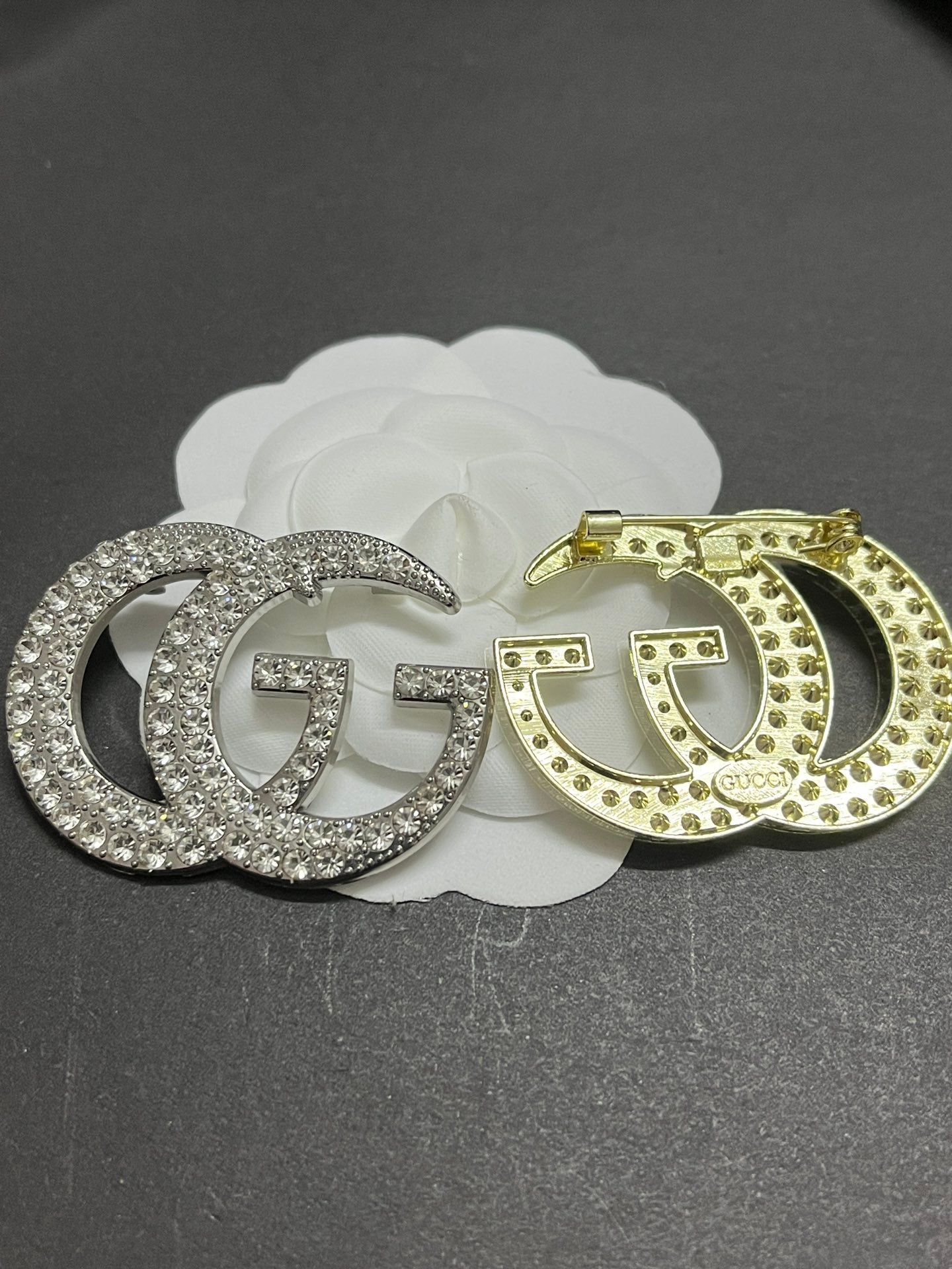 Luxury Gold G.G Brooch pin