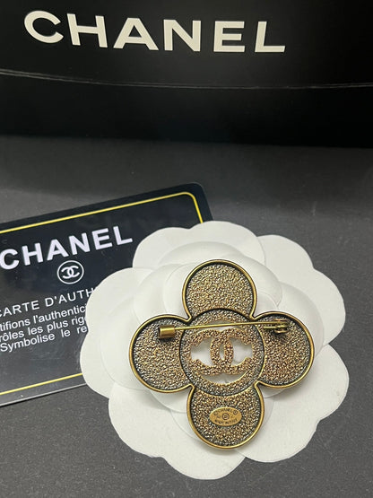 Luxury C.C Antique Brooch pin