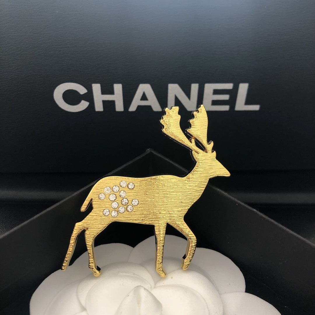 Luxury C.C Deer Brooch pin
