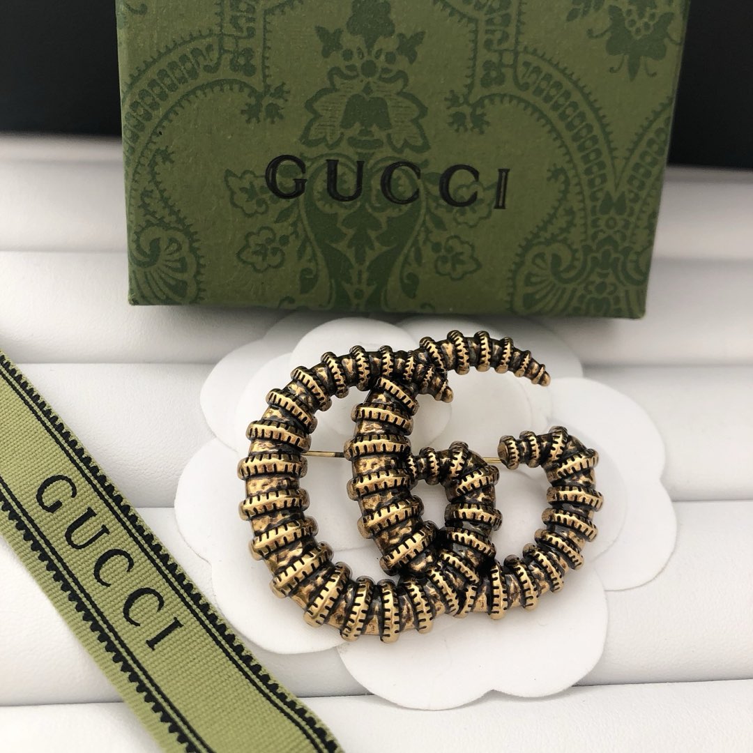 Luxury G.G Vintage Brooch pin