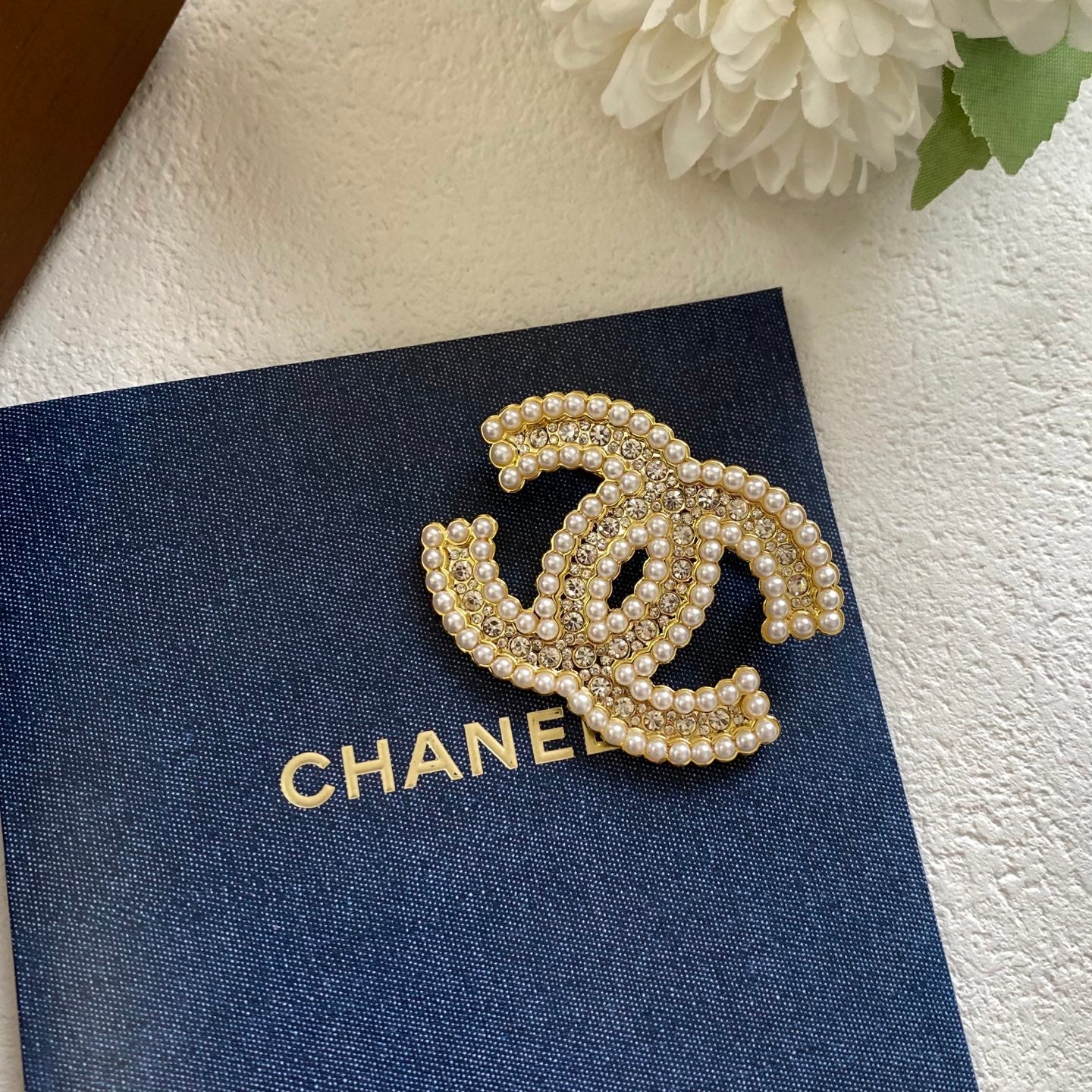 Luxury C.C Brooch pin