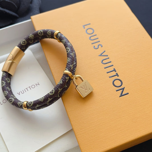 Titanium Steel L-brand Patterned Leather Lock Bangle