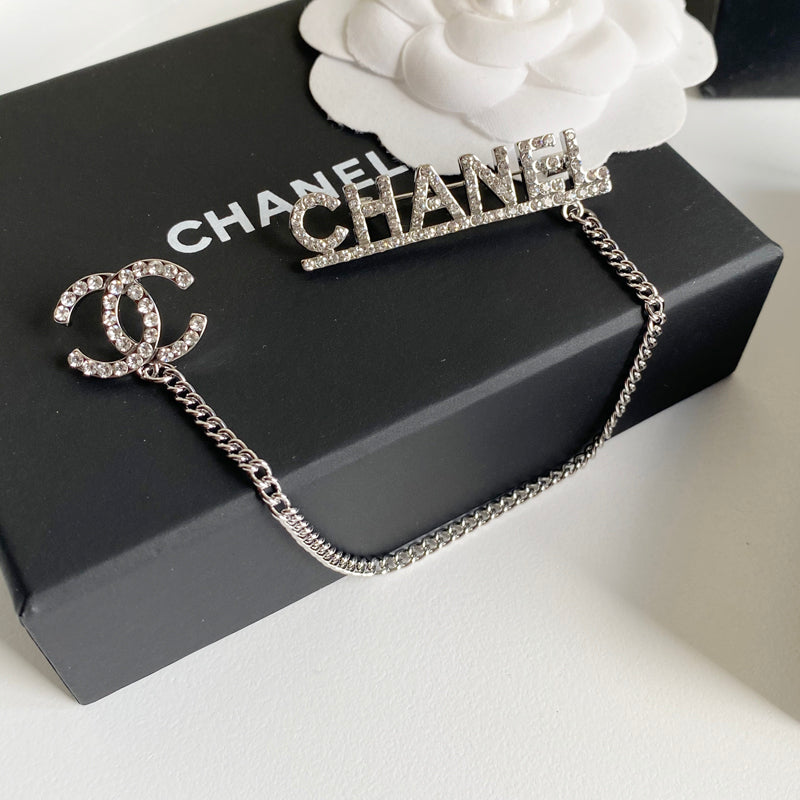 Luxury C.C Chain Brooch pin