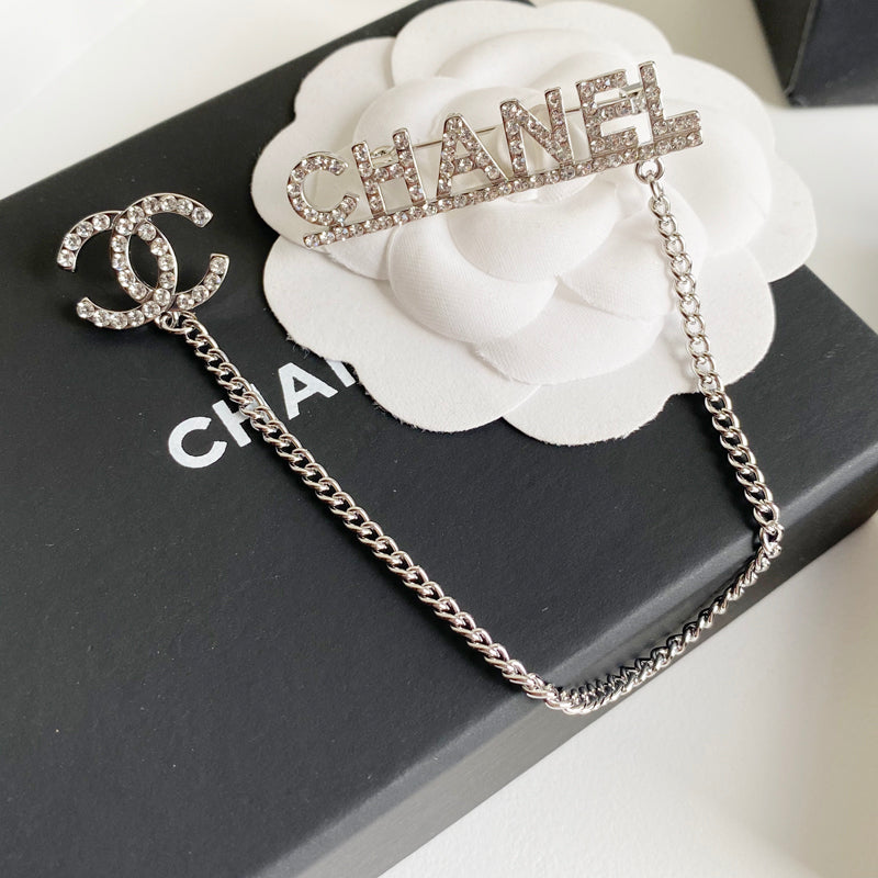 Luxury C.C Chain Brooch pin