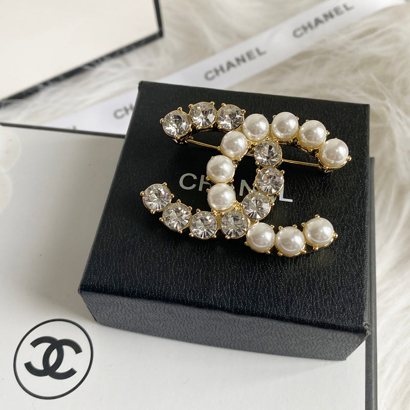 Luxury C.C Gold Brooch pin
