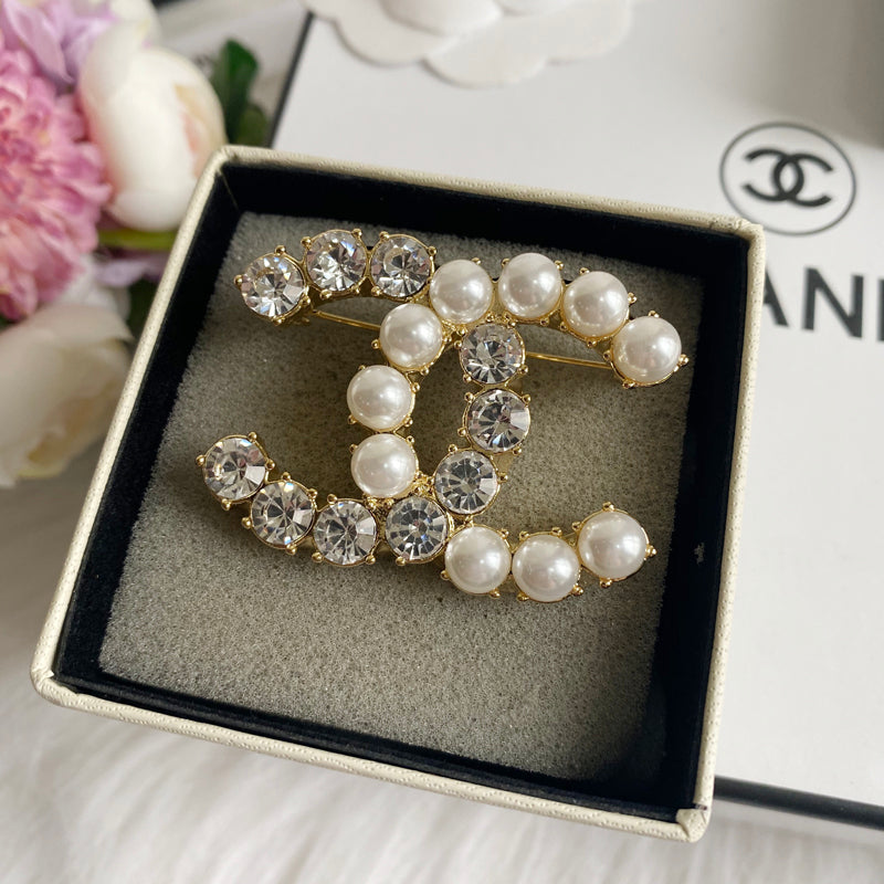 Luxury C.C Gold Brooch pin