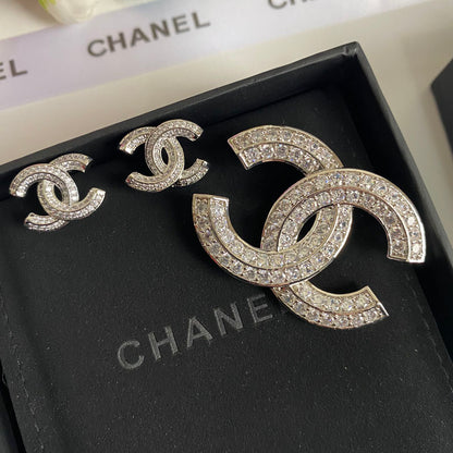 Luxury D Gold Brooch pin