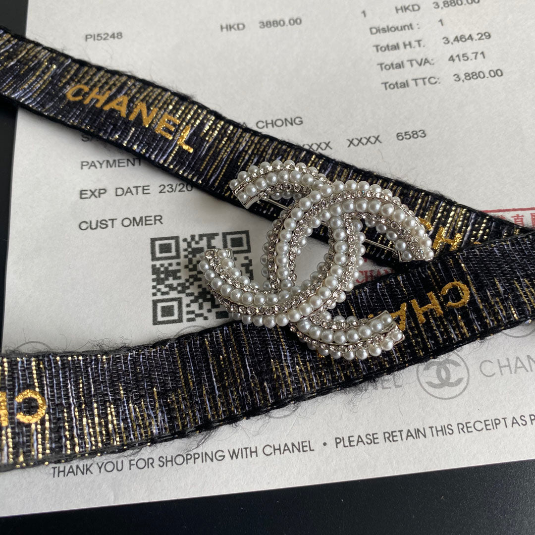 Luxury C.C Detailed Brooch pin