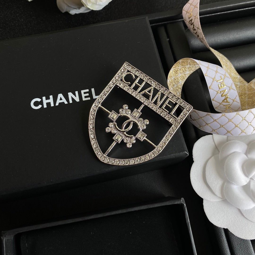 Luxury C.C Badge Brooch pin